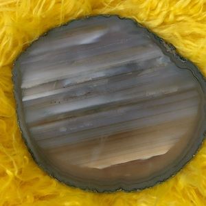 Healthy slice of agate here, grounding vibes! Yum
